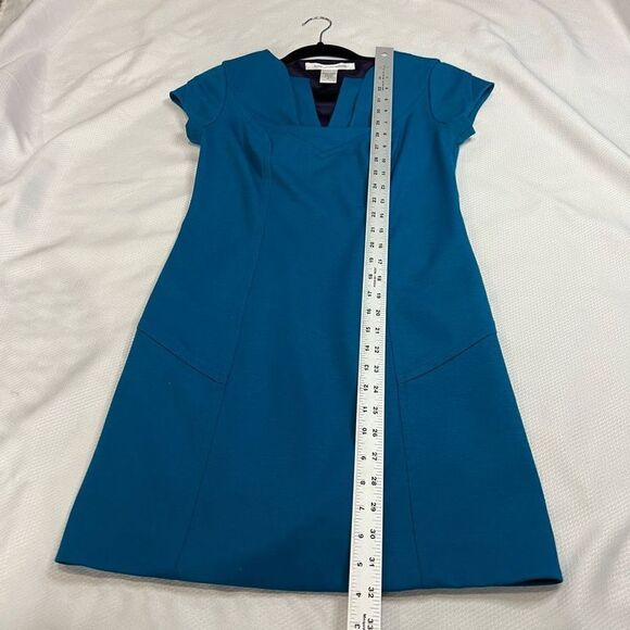 Diane Von Furstenburg Blue Abstract Neckline Dress. - Picture 3 of 10